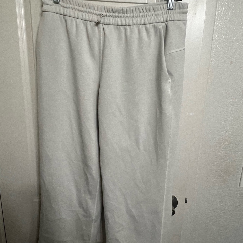Softstreme High-Rise Straight-Leg Cropped Pant in BONE